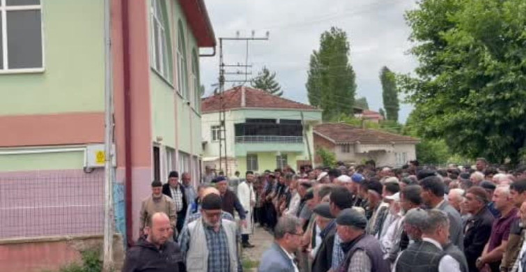 Tokat'ta iş kazasında hayatını kaybeden genç işçi son yolculuğuna uğurlandı