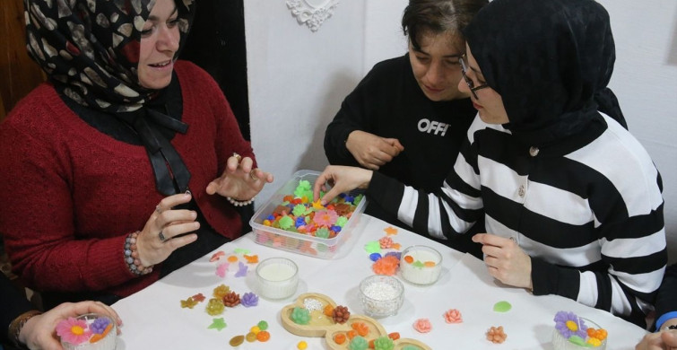 Tokat'ta Kadınlar Sabun, Mum ve Takı Yapımını Öğreniyor