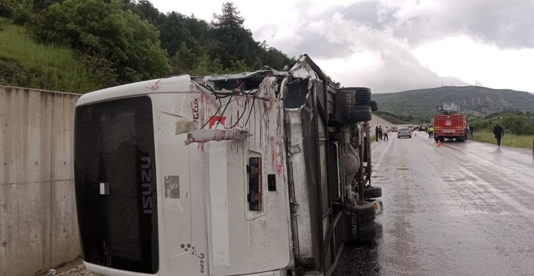 Tokat'ta Minibüs Devrildi: 4 Kişi Yaralandı