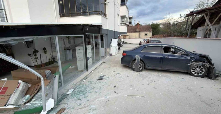 Tokat'ta Otomobil Marketi Vurdu: İki Yaralı