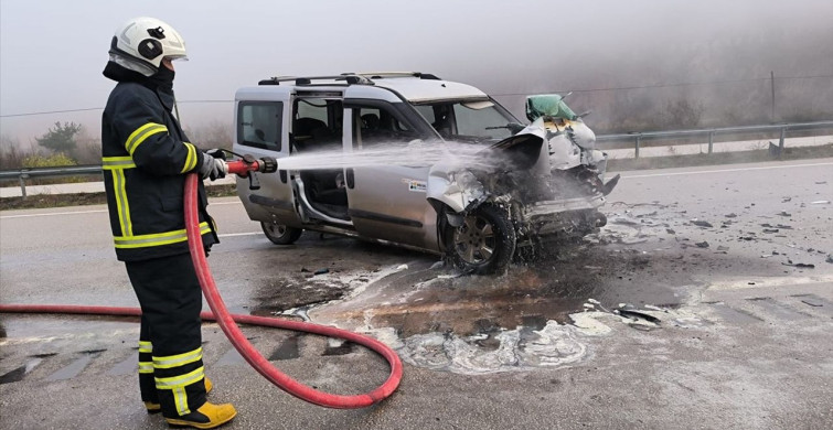 Tokat'ta Tırla Çarpışan Hafif Ticari Araçta 4 Yaralı