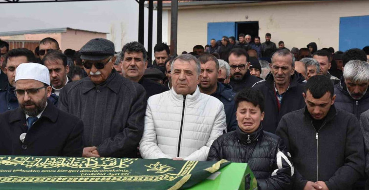 Tomarza Büyükcanlı Mahalle Muhtarı Murat Coşkun Toprağa Verildi