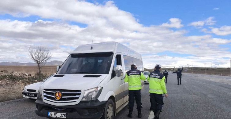 Tomarza'da Servis Şoförlerine Güvenlik ve Trafik Eğitimi