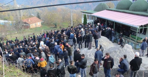 Torununu Hastaneye Götürüyordu! Kaza Yaptı: 3 Ölü