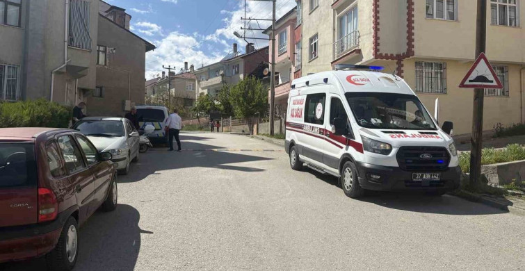 Tosya'da Kaldırıma Çarpan Motosiklet Sürücüsü Yaralandı