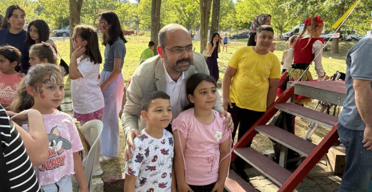 Tosya'da karne alan çocuklar yılın stresini şenlikte attı