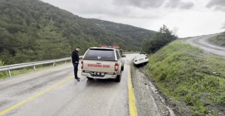 Tosya'da Kontrolden Çıkan Otomobil Şarampole Uçtu