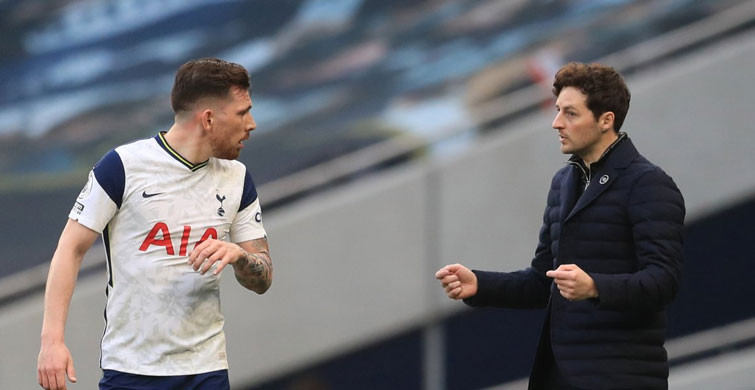 Tottenham Menejeri Tarihe Geçti