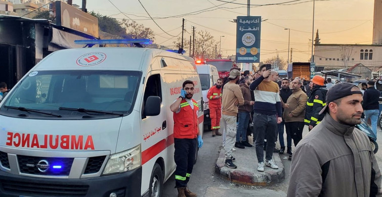 Trablusşam'da Eski Bir Bina Çöktü