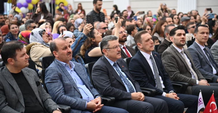 Trabzon'da 600 Çocuktan Dev Koro Gösterisi