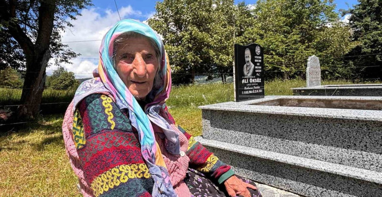 Trabzon'da bir kadın, kaybettiği eşinin ve oğlunun mezarını her gün ziyaret ediyor