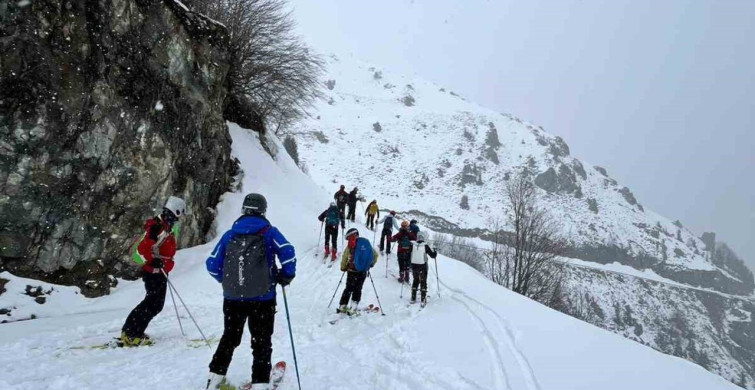 Trabzon'da Dağ Kayağı Eğitimi Başarıyla Tamamlandı