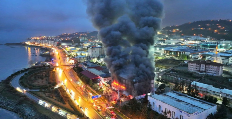 Trabzon'da Fındık Fabrikası Yangınına Müdahale Devam Ediyor