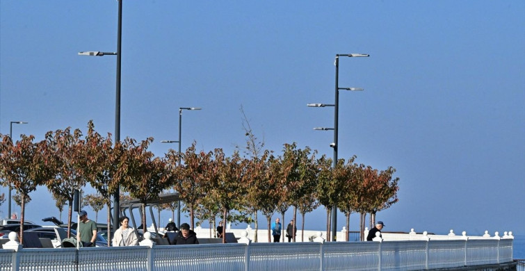 Trabzon'da Güneşli Hava Vatandaşları Sahile Çekti