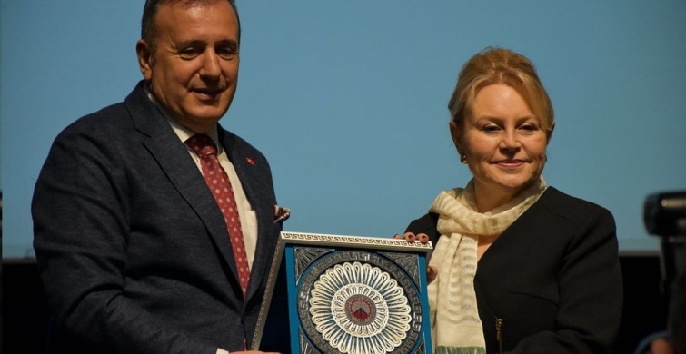 Trabzon'da Kadın Girişimcilere Dijital Pazarlama Eğitimi