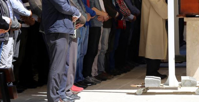 Trabzon'dan Kötü Haber! Cenazede 46 Kişiye Bulaştı