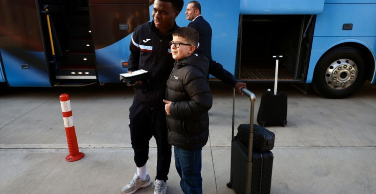 Trabzonspor Antalya'da Hesap.com Antalyaspor ile Karşılaşmaya Hazırlanıyor