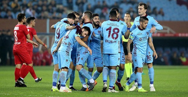 Trabzonspor, Evinde Şovla Turladı!