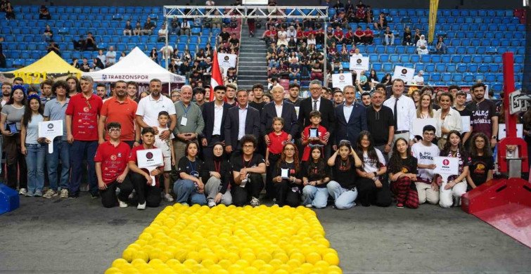 Trabzonspor ve Trabzon Merkez Fen Lisesi'nden robot yarışması