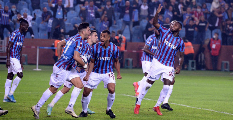 Trabzonspor'da Ahmet Ağaoğlu'ndan Fenerbahçe Galibiyeti Sonrası Futbolculara Jest Geldi!