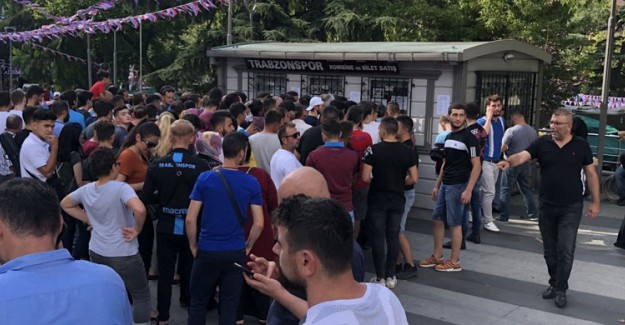 Trabzonspor-Sparta Prag Maçının Biletleri 8 Dakika İçinde Tükendi!