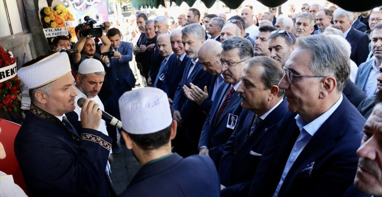 Trabzon'un Eski Belediye Başkanı Hasan Melek Son Yolculuğuna Uğurlandı