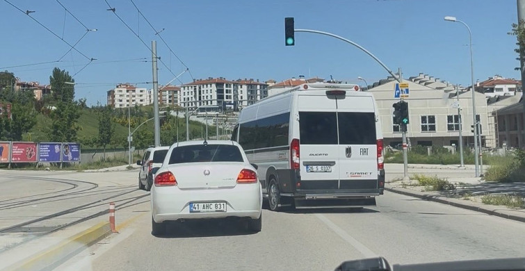 Trafiği Tehlikeye Düşüren Servise 10 Bin TL Ceza