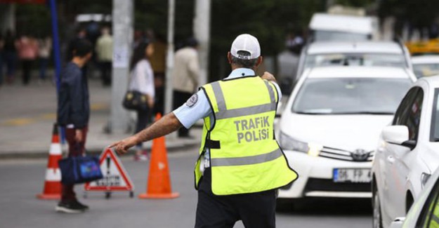 Trafik Cezaları Ne Kadar Oldu? Ehliyetsiz Araç Kullanma Cezası Ne Kadar Oldu?  Trafik Cezası Ve Ödemesi Nasıl Yapılır?
