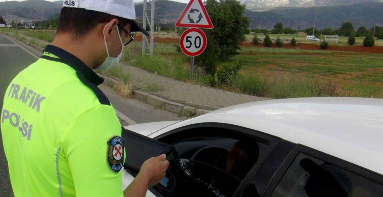 Trafik tescil belgesi seri numarası nedir? Trafik tescil belgesi seri numarası nerede yazar? Trafik tescil belgesi seri numarası öğrenme