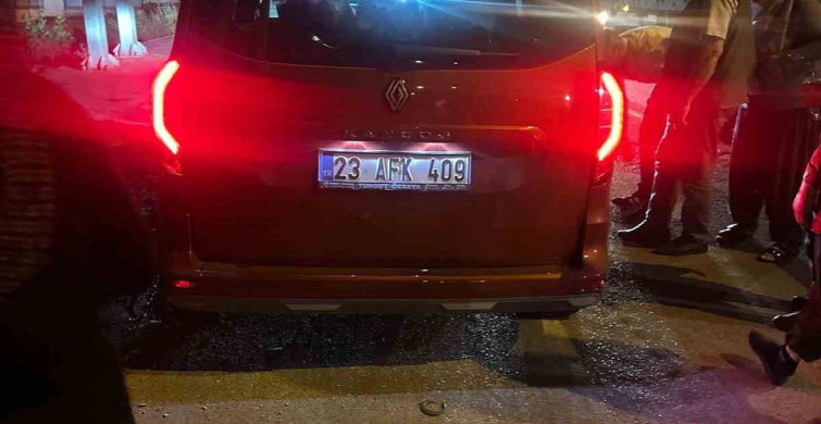 Traktör ile hafif ticari araç çarpıştı: 1 yaralı