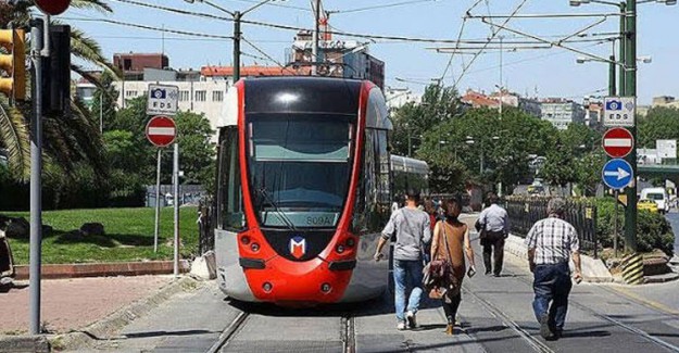 Tramvay Hattının Teli Koptu Seferler Durdu