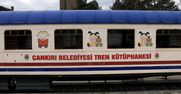 'Tren Kütüphane' Yeni Yerine Taşındı