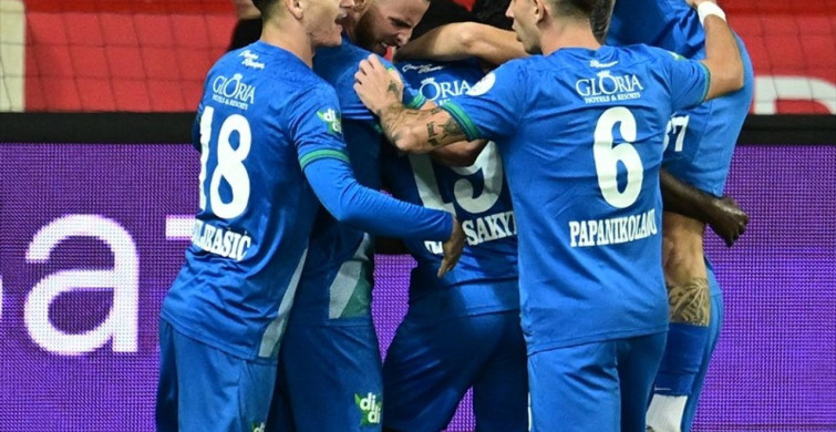 Trendyol Süper Lig: Antalyaspor'un Rizespor'a Karşı İlk Yarısındaki Bilgiler