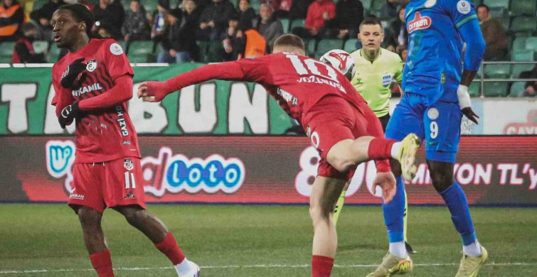 Trendyol Süper Lig: Çaykur Rizespor 0 - Gaziantep FK 1 (İlk Yarı)