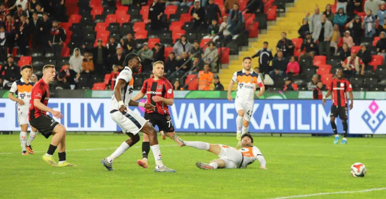 Trendyol Süper Lig: Gaziantep FK 1-2 Başakşehir