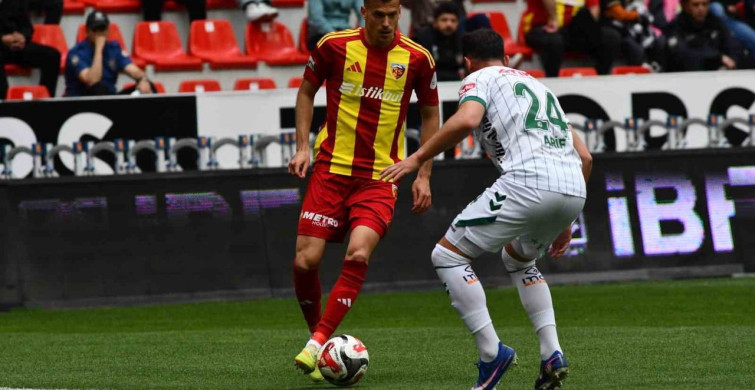 Trendyol Süper Lig: Kayserispor ve Konyaspor Maçında İlk Yarı Gol Yok