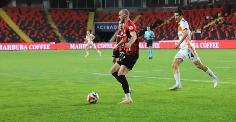 Trendyol Süper Lig'de Gaziantep FK - Başakşehir Maç Özeti