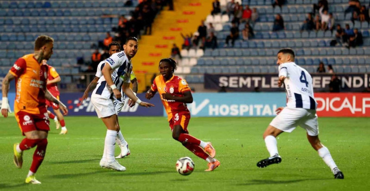 Trendyol Süper Lig'de Kasımpaşa ve Galatasaray Kıyasıya Mücadele Ediyor