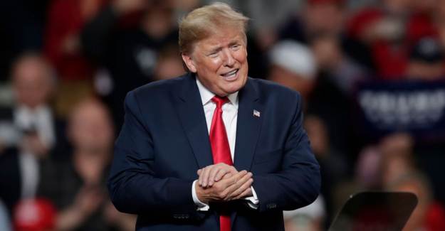 Trump ABD'de Testlerin Azaltılması Emrini Verdi