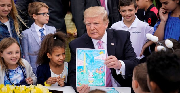 Trump, Beyaz Saray'daki Paskalya Kutlamalarına Katılan Çocuklara Meksika Duvarı'nı Anlattı