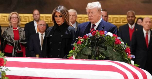 Trump Kardeşini Beyaz Saray'da Uğurladı