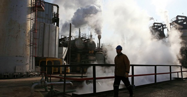 Trump'ın İran Petrol Yaptırımı Fiyatları Düşürdü
