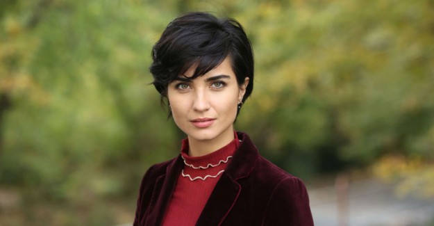 Tuba Büyüküstün'ün Aşk Dolu Paylaşımı!