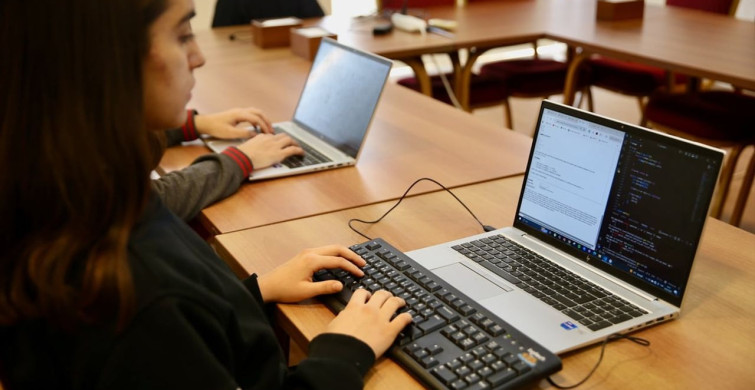 TÜBİTAK Fen Lisesi Öğrencileri Bilim Olimpiyatlarına Hazırlanıyor