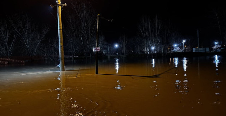 Tunca Nehri'nde Debi Yükselişi: Uyarı Seviyesi 'Kırmızı'ya Çıktı