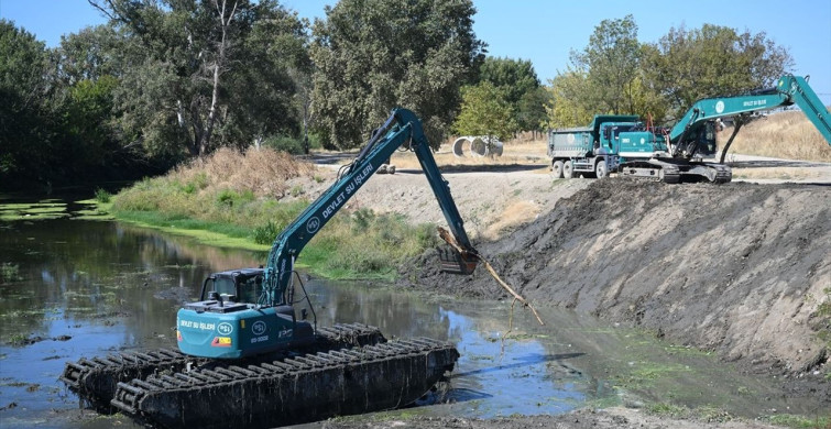 Tunca Nehri'nde Temizlik Çalışmaları Başladı