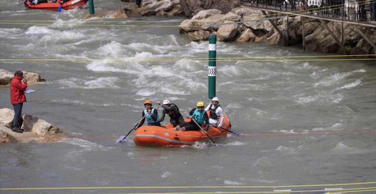 Tunceli'de Yeşilay Türkiye Rafting Şampiyonası Heyecanı