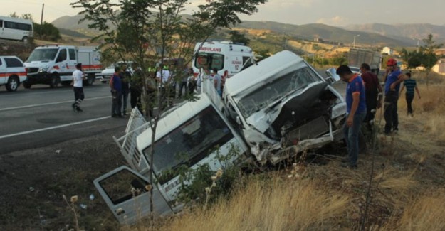 Tunceli-Elazığ Yolunda Feci Kaza! Çok Sayıda Yaralı Var