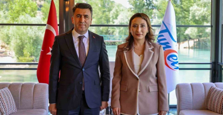 Tunceli'nin ilk kadın kaymakamı Pınar Ayaz göreve başladı