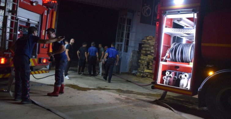 Turgutlu'da Kereste Fabrikasında Yangın Kontrol Altına Alındı